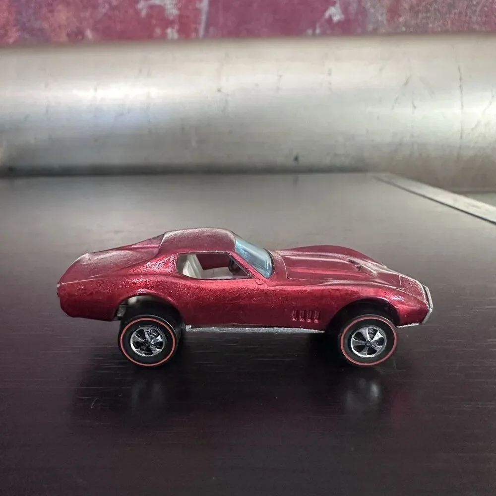 Hot Wheels Redline CUSTOM CORVETTE Red US White Interior Very Nice !!